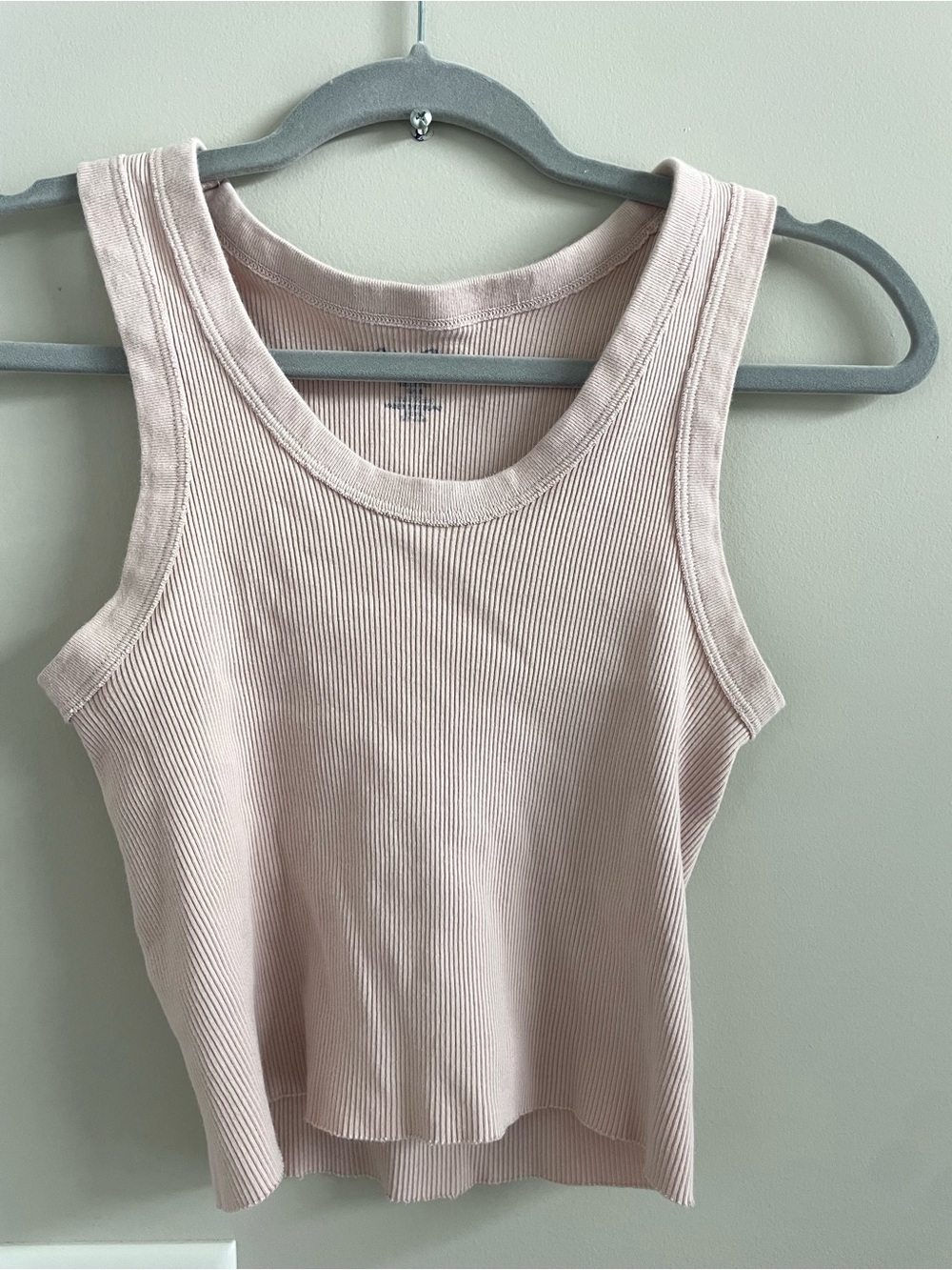 Brandy Melville Ribbed Tank Top in Light Pink - Classic Scoop Neck